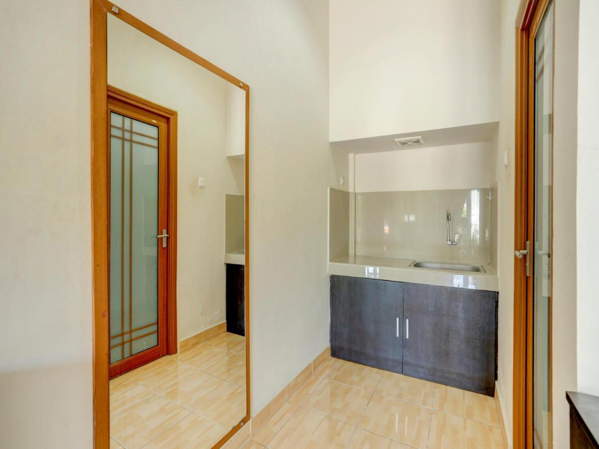 Oyo 3950 The Ratna Hotel Kuta  Ngoại thất bức ảnh