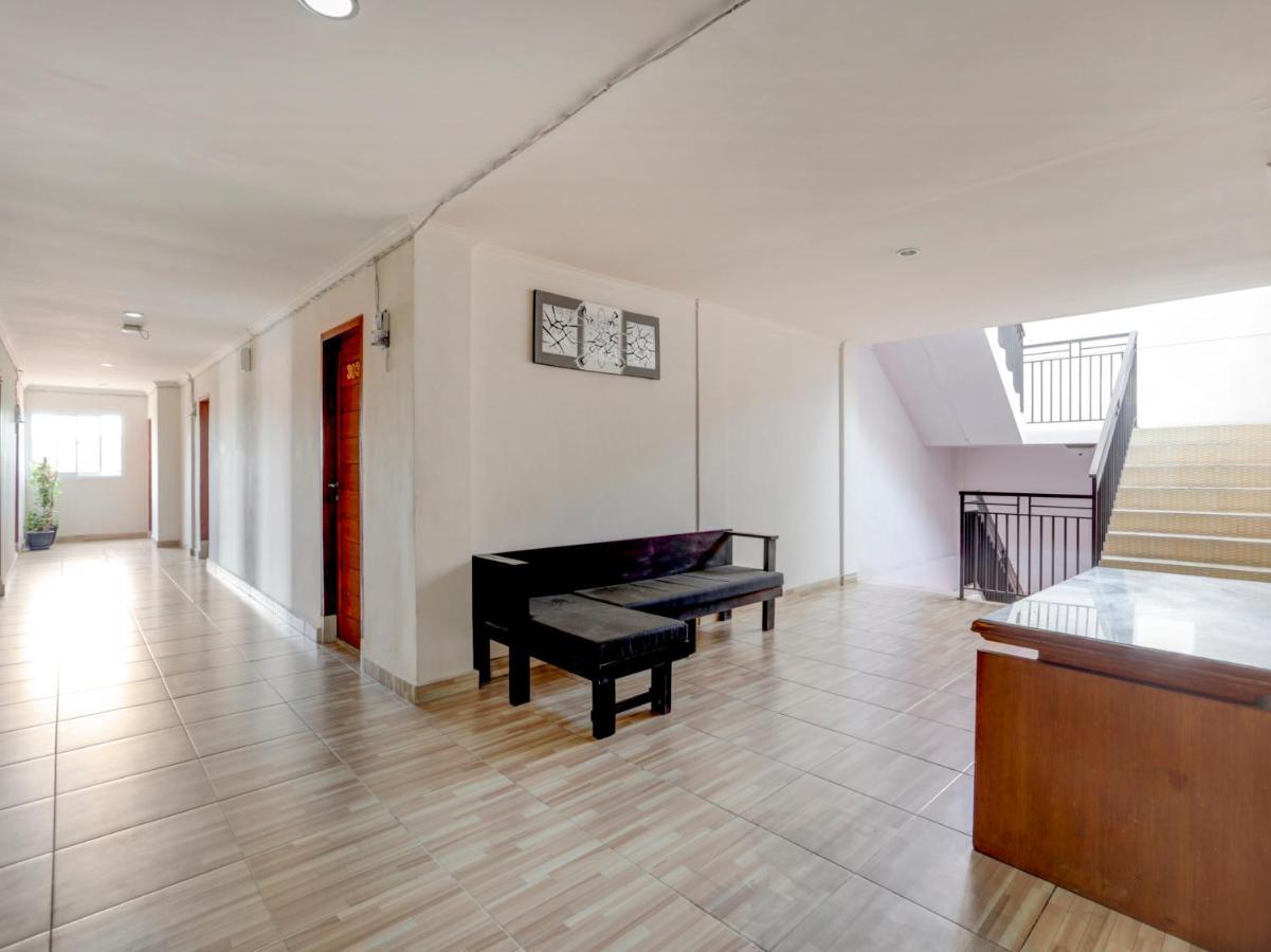 Oyo 3950 The Ratna Hotel Kuta  Ngoại thất bức ảnh