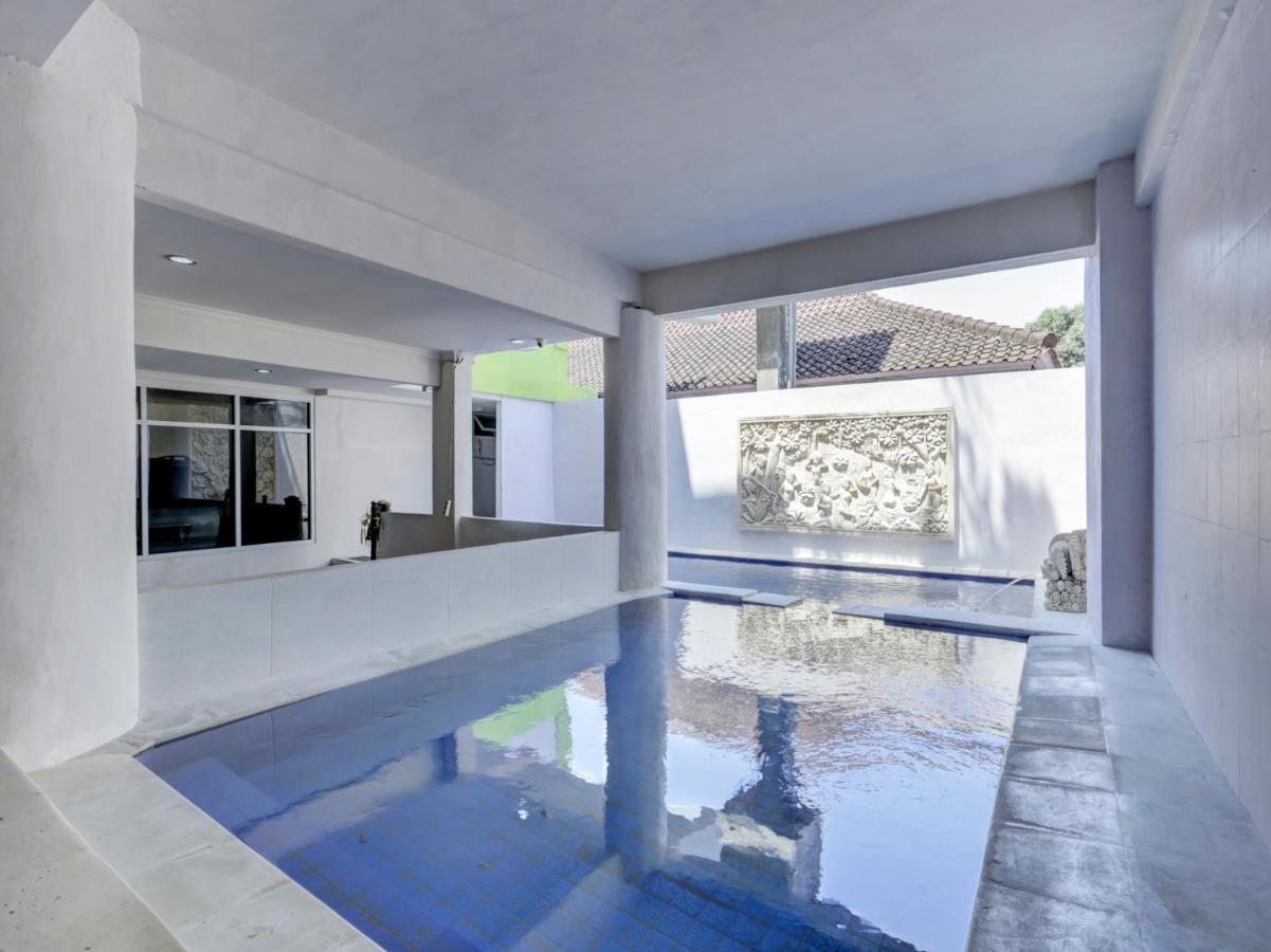 Oyo 3950 The Ratna Hotel Kuta  Ngoại thất bức ảnh