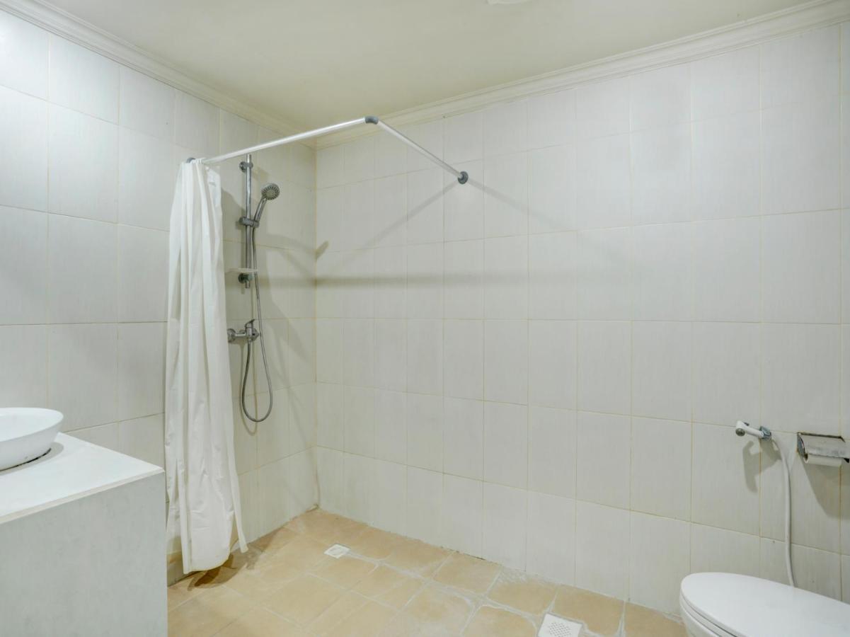 Oyo 3950 The Ratna Hotel Kuta  Ngoại thất bức ảnh