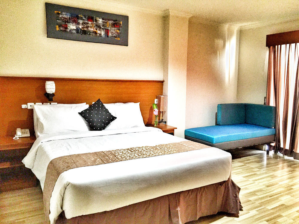 Oyo 3950 The Ratna Hotel Kuta  Ngoại thất bức ảnh