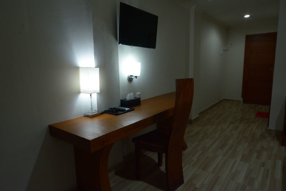 Oyo 3950 The Ratna Hotel Kuta  Ngoại thất bức ảnh