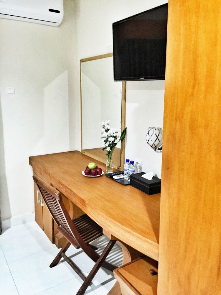 Oyo 3950 The Ratna Hotel Kuta  Ngoại thất bức ảnh