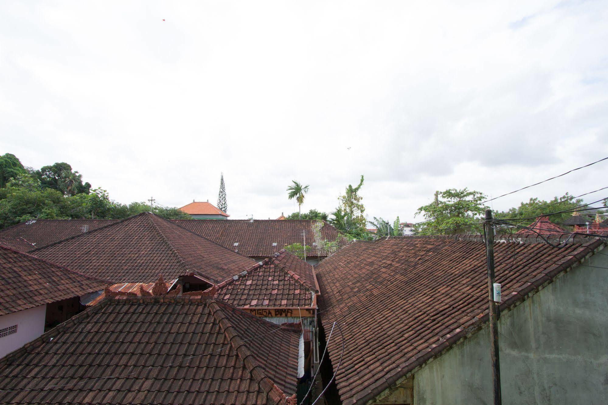 Oyo 3950 The Ratna Hotel Kuta  Ngoại thất bức ảnh